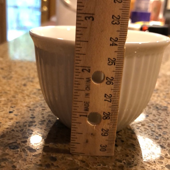 3 white ceramic Ramekins - Picture 5 of 5